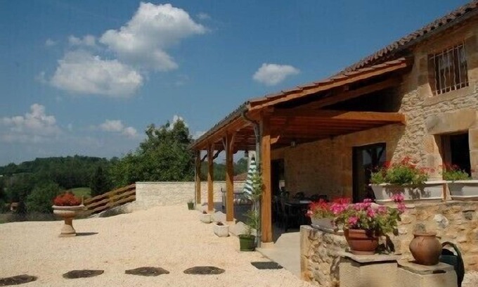 Villefranche-du-Perigord Cottage | House of the cabinetmaker: beautiful charming exquisitely decorated in black Perigord