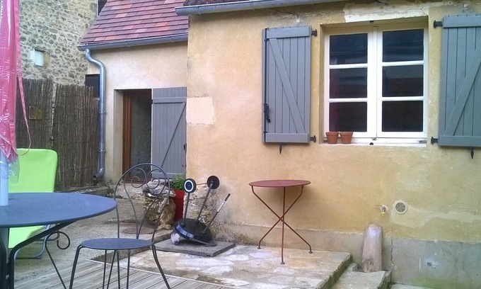 Meyrals House | House of 60m² with courtyard valley view