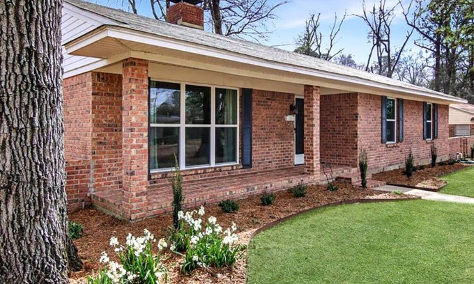 Texarkana House | House on Main: Sleeps 6 + Ping Pong Table!