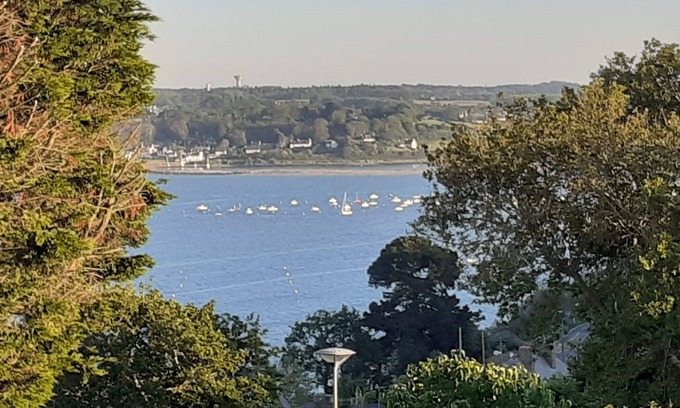 Perros-Guirec Villa | House on rue de la petite corniche, 600m from town center and 1km from port.