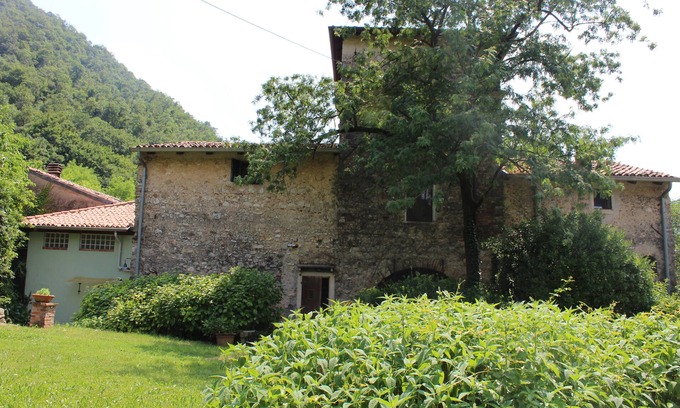 Nord-Est House | House on three floors in a medieval court in Verona