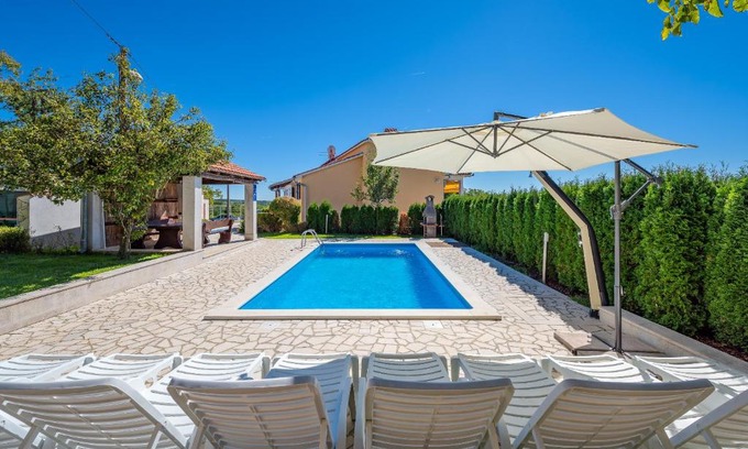 Lindar Villa | House Semy with private pool