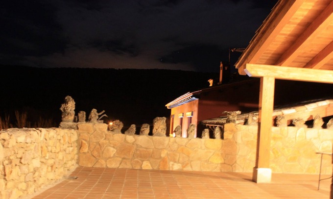 Una Cottage | House the Escalerón I | La Laguna Accommodation. Patio, barbecue and fireplace.