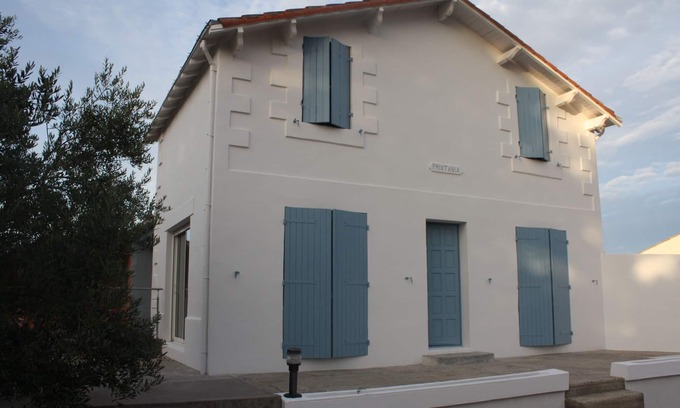 Port-des-Barques House | House with garden, 500 m from the sea, 7 people, all comfort
