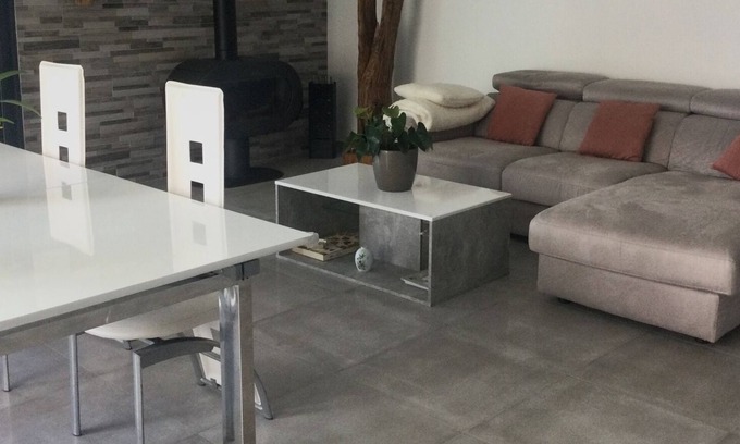 Cournonterral Apartment | House with garden, walking trails Between land and sea 20 minutes,