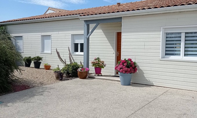 Marsilly House | House with garden near île de Ré