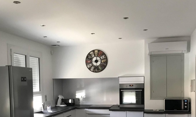 Lezignan-Corbieres House | House with pool between sea and mountains