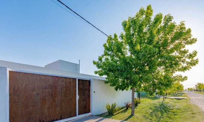 Roldan House | House with pool in Roldan