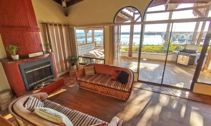 Ensenada House | House with spectacular ocean views located in a very secure private area