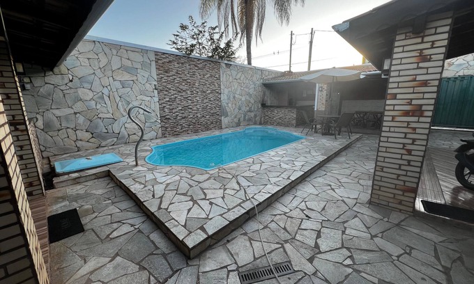 Centro Politico Administrativo House | House with swimming pool and barbecue.