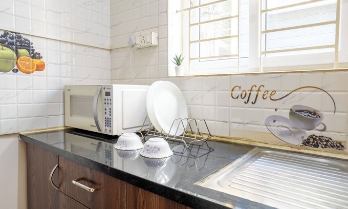 Marathahalli Hotel | Housr Ferguson Apartment Near Radisson