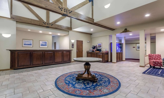 Mystic Hotel | Howard Johnson by Wyndham Mystic