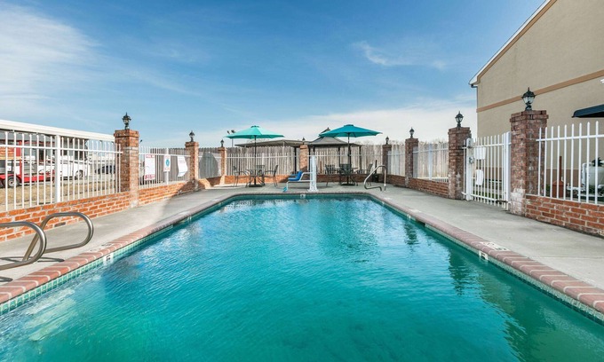 Scott Hotel | Howard Johnson by Wyndham Scott Lafayette