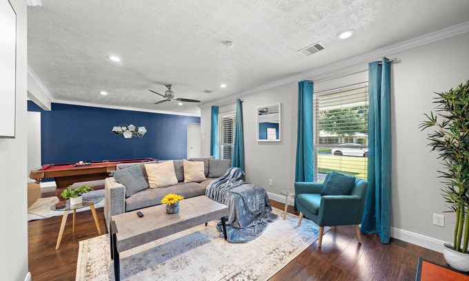 Willow Meadows/Willowbend Area House | Htown Home Near NRG, Med Center | BBQ Yard Games