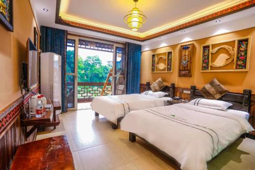 Xiangxi House | Huaqianshu Theme Inn 高铁免费接站或送站一次