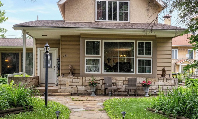 Virginia House | HUGE 5-BR Home w/Movie Theater, Arcade, & Patio!