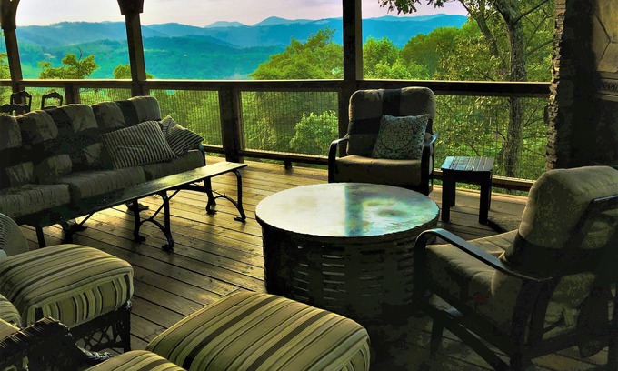 Boone House | HUGE Decks, Long Range Views, PickleBall, 5 Bedrms, 3 with King Beds, 5.5 Baths