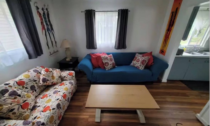 Cutten Cottage | Humboldt Blue, centrally located with a fenced yard/pet friendly.