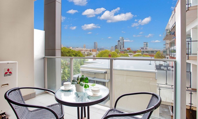 Adelaide Central Business District Apartment | Hume Serviced Apartments
