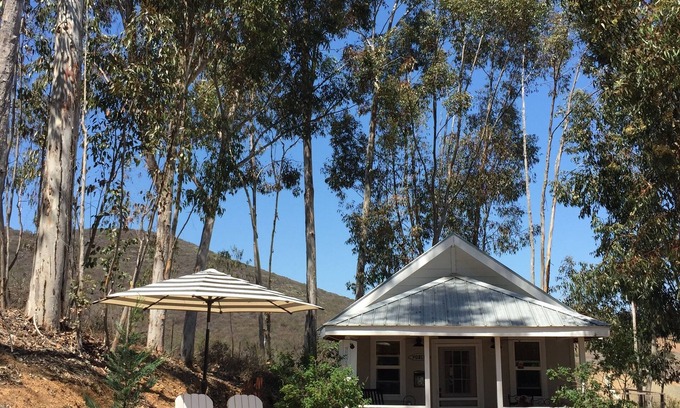 Vista House | Hummingbird Cottage A Farmstyle Retreat