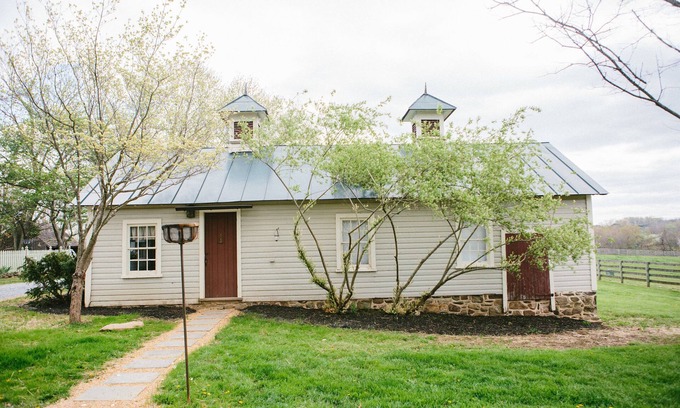 Blue Ridge House | Hunt Box on 1700's Horse Farm/Wedding Venue