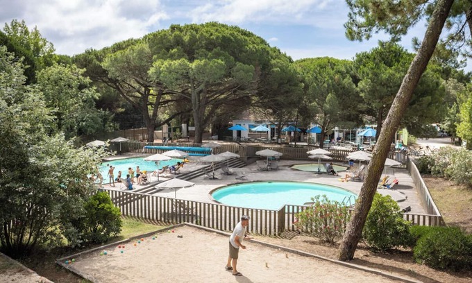 Fontvieille RV Rental | Huttopia Ile de Ré - Chardons bleus