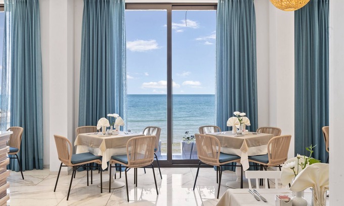 Golden Sands Hotel | HVD Nympha