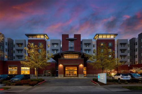 Lake Hills Hotel | Hyatt House Seattle Bellevue