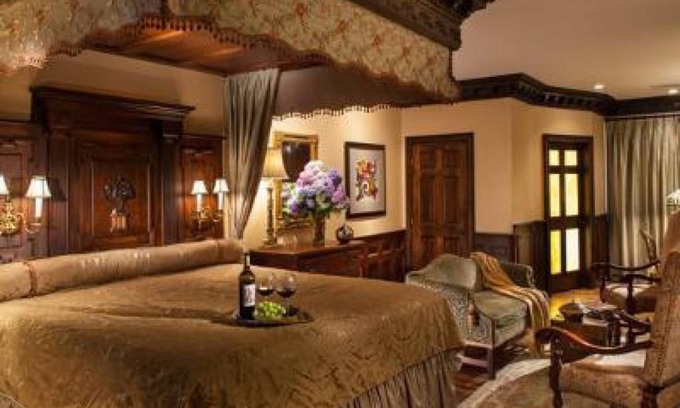 Top of the Hill House | Hydrangea House