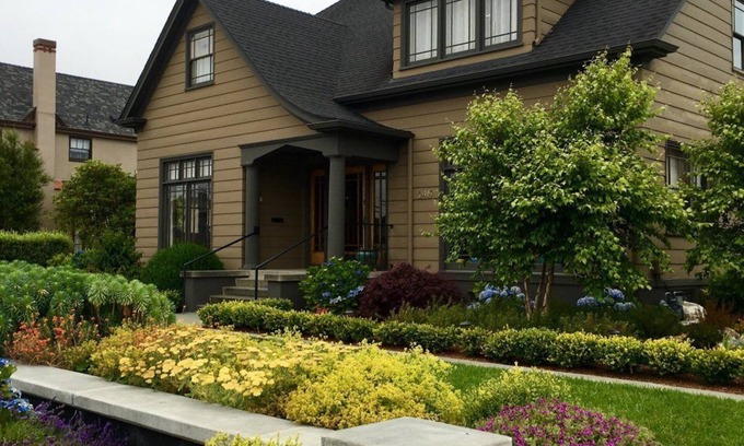 Eureka Hotel | Hydrangea Inn
