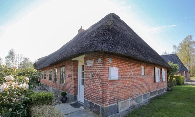 Rantrum Apartment | Hygge vacation apartment Reetdachtraum Husum (5km)/Friedrichstadt/7km)
