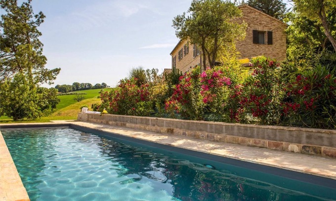 Ostra Vetere Villa | I Girasoli - Five Bedroom Villa, Sleeps 10