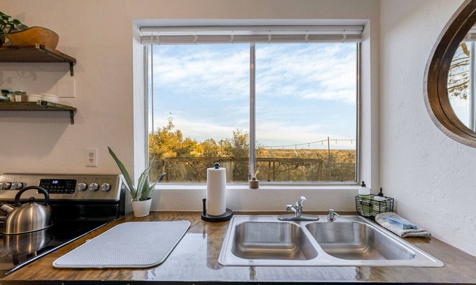 Redding Apartment | I Studio I view 53