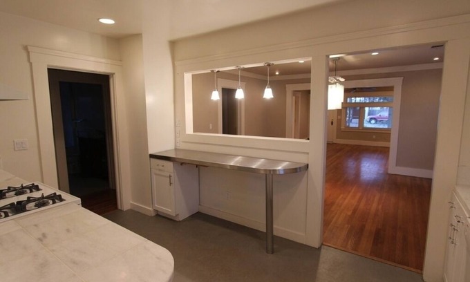 Raisin House | I would welcome everyone to my lovely home in the beautiful tower district area