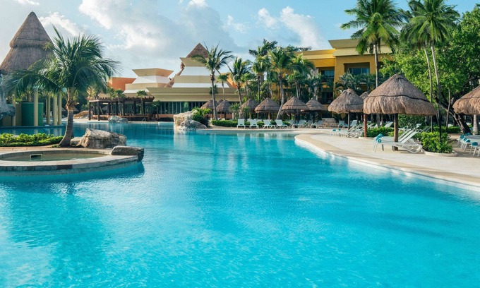 Villa Juarez Resort | Iberostar Selection Paraíso Maya Suites - All Inclusive
