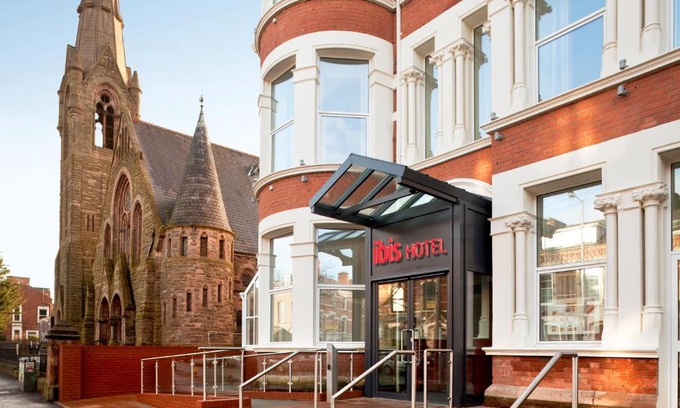 Belfast City Centre Hotel | ibis Belfast Queens Quarter