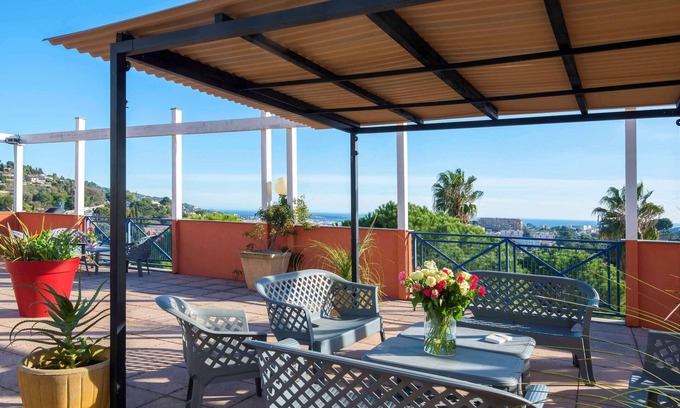 Mougins Hotel | ibis budget Cannes Mougins