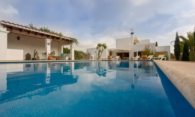 Sant Josep de sa Talaia Villa | Ibizan style villa, private pool, close to the best beaches!