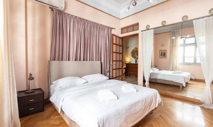 Plaka Apartment | Ideal 4 bdr Apartment in Plaka for 10