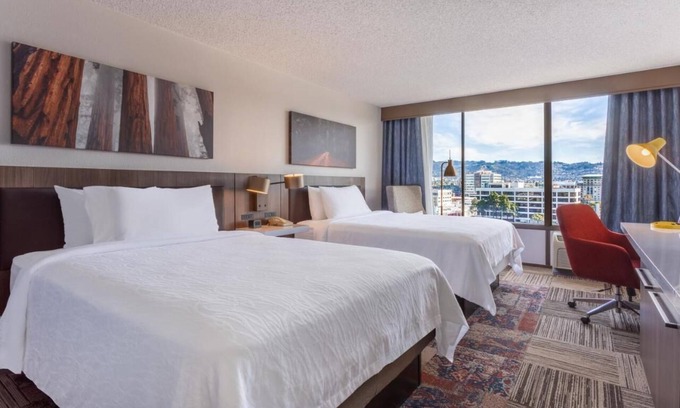Emeryville Hotel | Ideal Mix of Comfort and Value! 3 Convenient Units, Pets Allowed, Onsite Parking