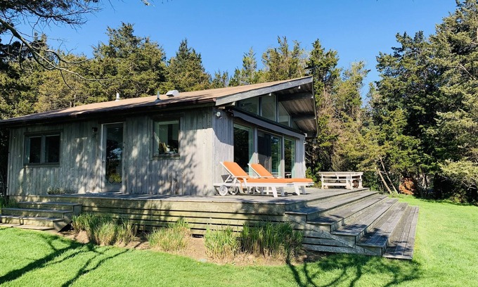Clearwater Beach House | Idyllic Beach Front Access Cottage, East Hampton