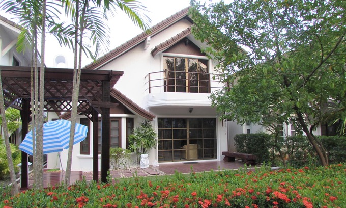 Kram House | Idyllic beach villa C8 in the tropical garden beach in front of the door