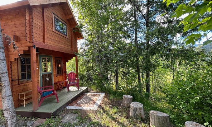 Nelson Cabin | Idyllic Cabin Retreat only 5 minutes away from Nelson