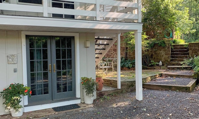 Baptistown Cottage | Idyllic Cottage in picturesque setting, minutes from Frenchtown!
