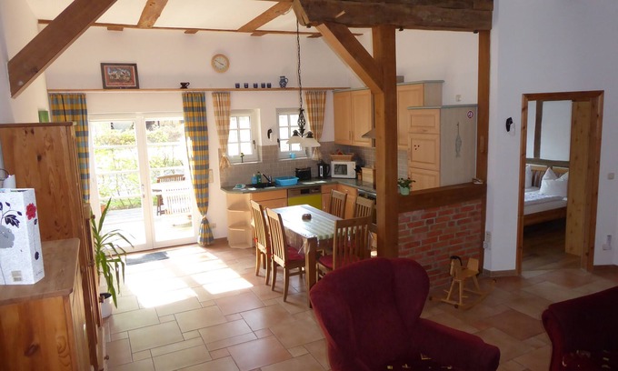 Wiethagen Apartment | idyllic location, beach 7km, 85sqm, 3 rooms, up to 6 people, near Karls Erlebnishof!