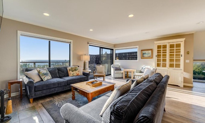 Pajaro Dunes House | Idyllic Ocean-View Oasis