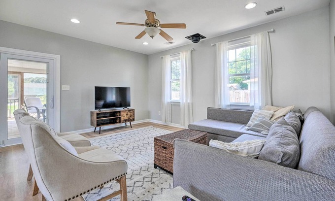 Green Haven House | Idyllic Pasadena Retreat with Garden + Hot Tub!