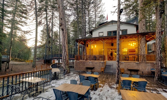 Tosya House | Idyllic Retreat in Lakeside Complex in Dipsiz Lake