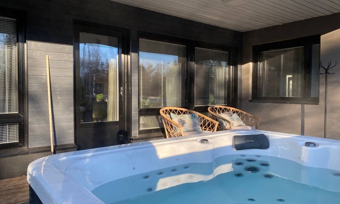 Pori Villa | Idyllic Villa Unikko With Jacuzzi And Sauna