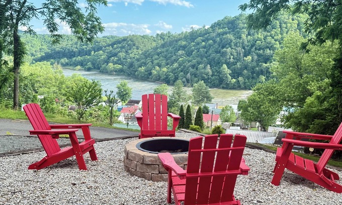 Fries House | If you”re looking for that perfect romantic weekend get away, you just found it!